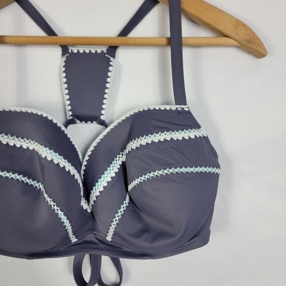 Women's 38D shade and shore bikini top - Picture 2 of 5